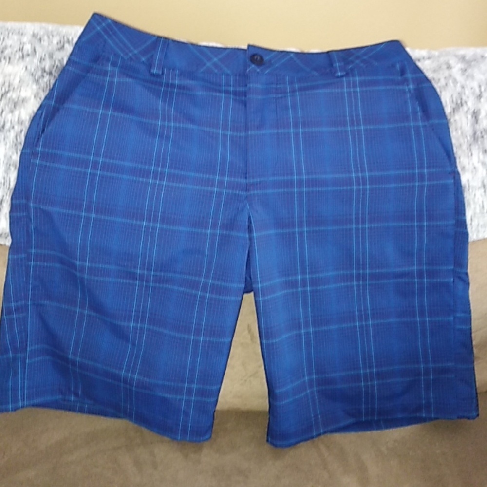 Men's size 32 Under Armour shorts
